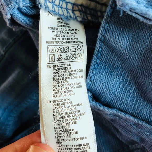 Forever 21 | Distressed Denim Shorts Sky Blue Wash - Picture 5 of 6